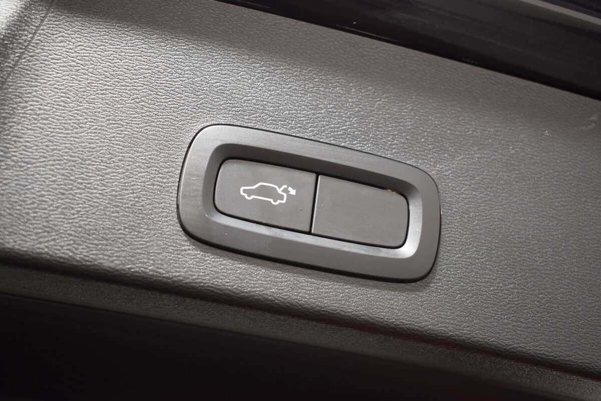 Вольво ИксЦ40 б/у, 2019, Автоматическая. Фото: #6