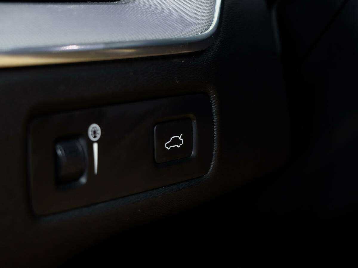 Volvo XC60 б/у, 2018, Автоматическая. Фото: #18