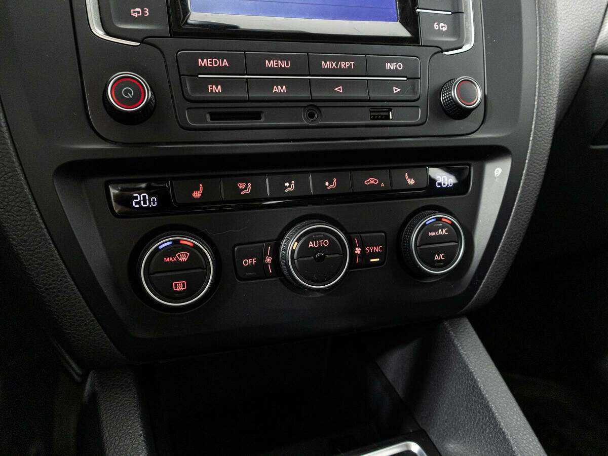 Volkswagen Jetta б/у, 2015, Механическая. Фото: #14