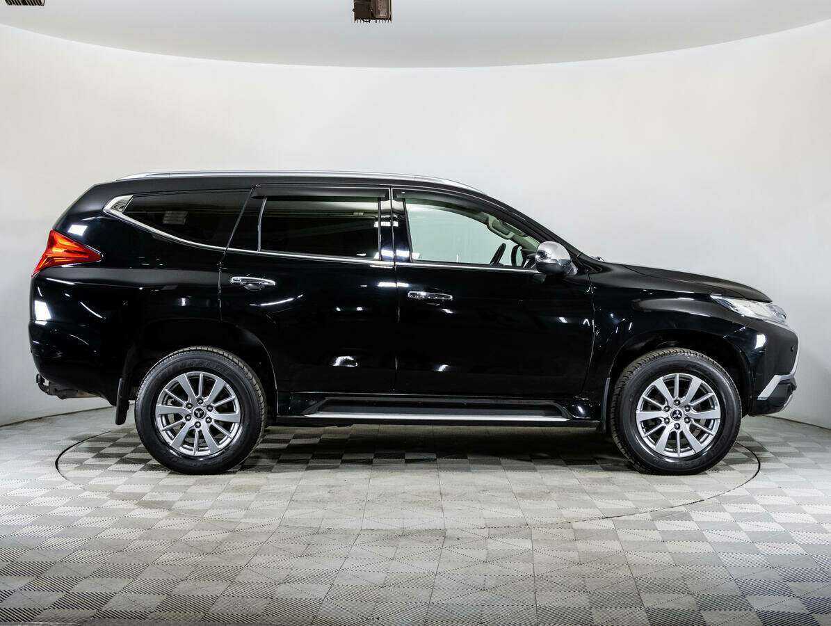 Митсубиши Паджеро Спорт б/у, 2017, Автоматическая. Фото: #3