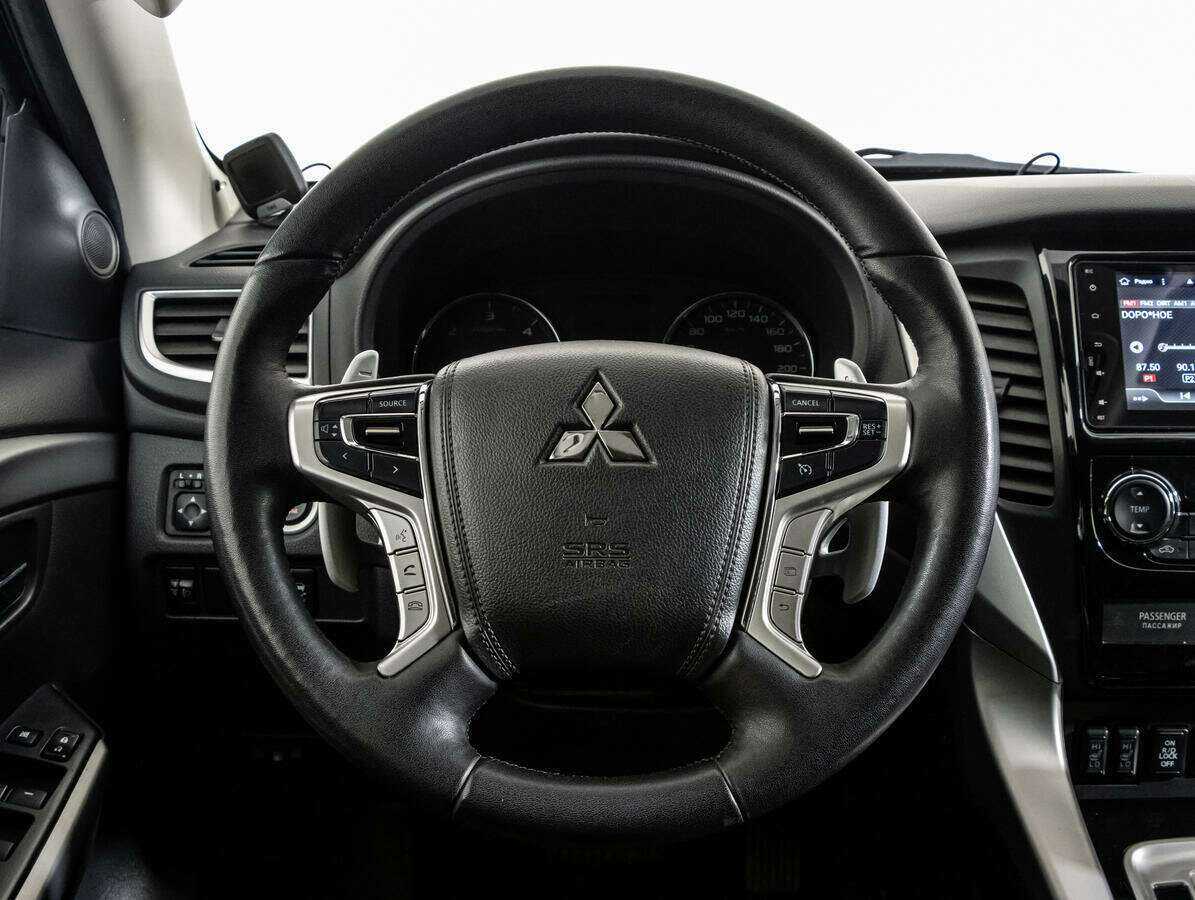 Митсубиши Паджеро Спорт б/у, 2017, Автоматическая. Фото: #11