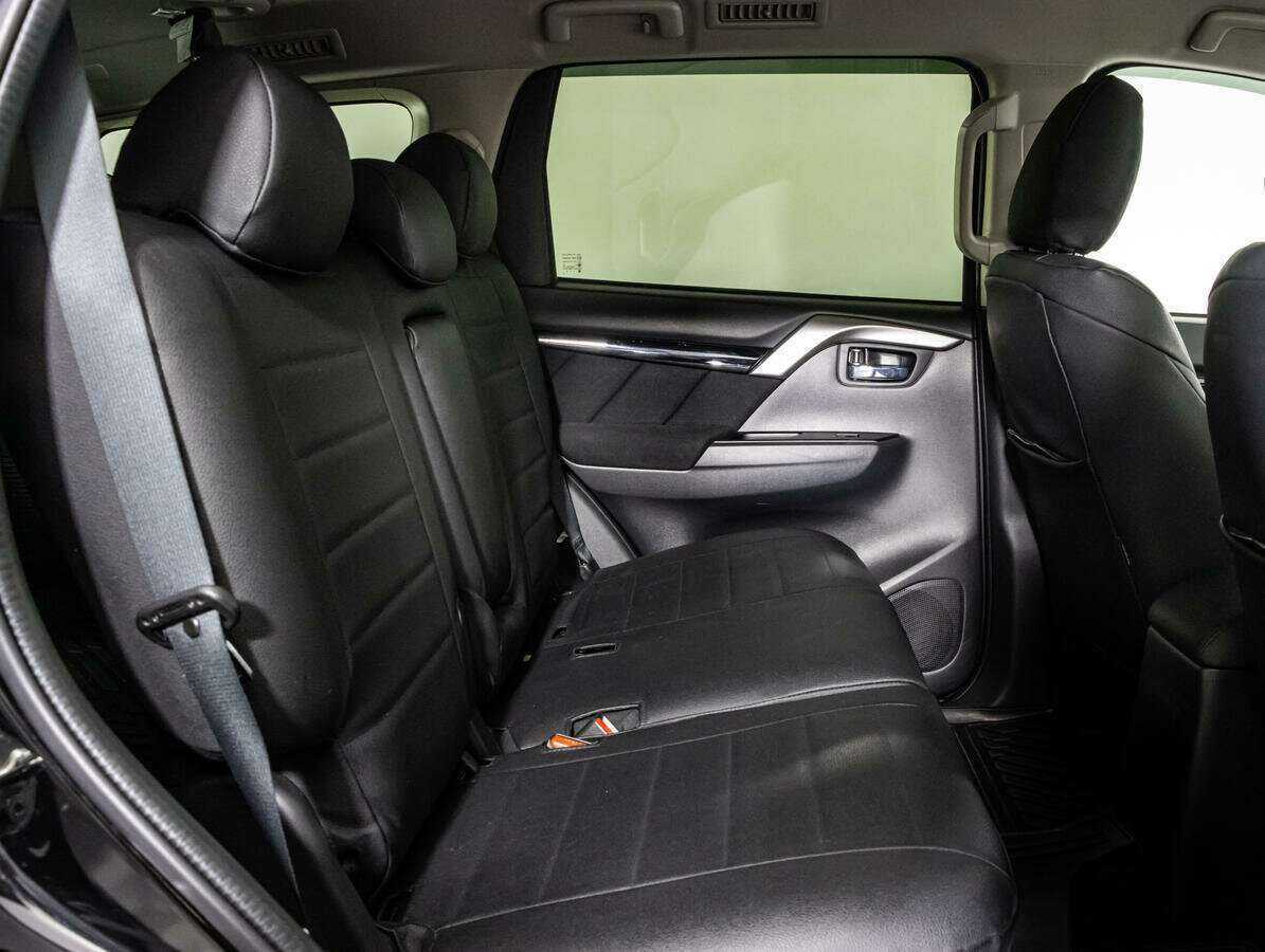 Митсубиши Паджеро Спорт б/у, 2017, Автоматическая. Фото: #13