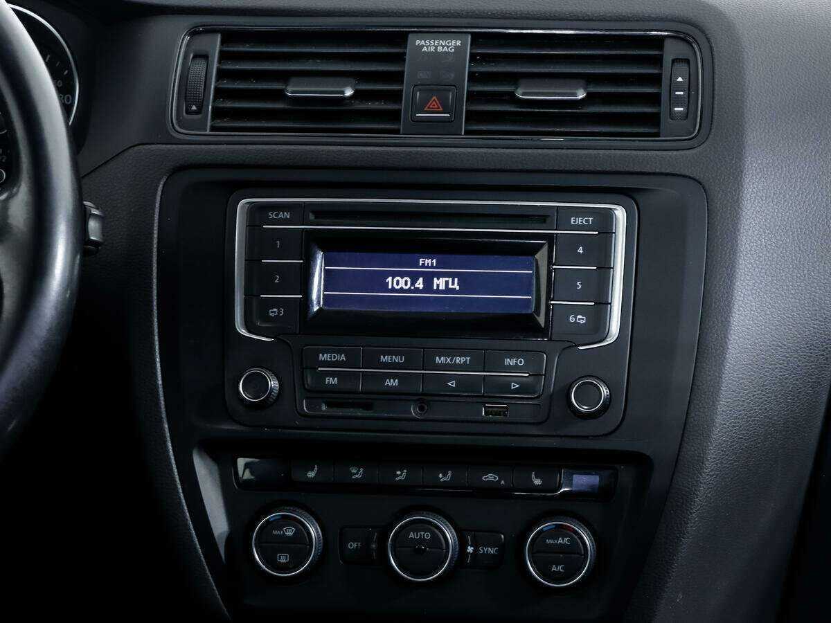 Volkswagen Jetta б/у, 2015, Автоматическая. Фото: #11