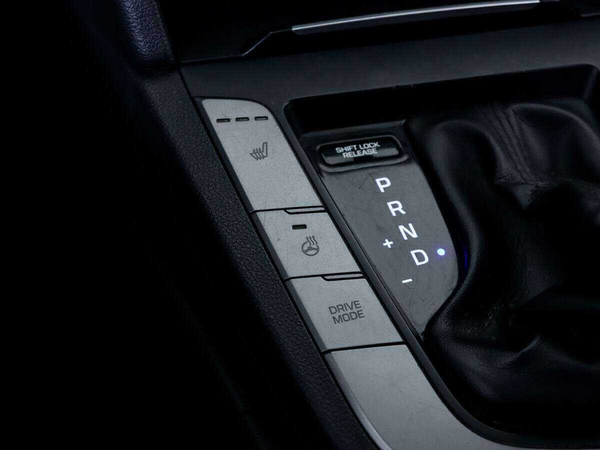 Hyundai Elantra б/у, 2017, Автоматическая. Фото: #11