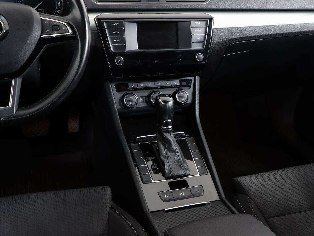 Skoda Superb б/у, 2016, Роботизированная. Фото: #10