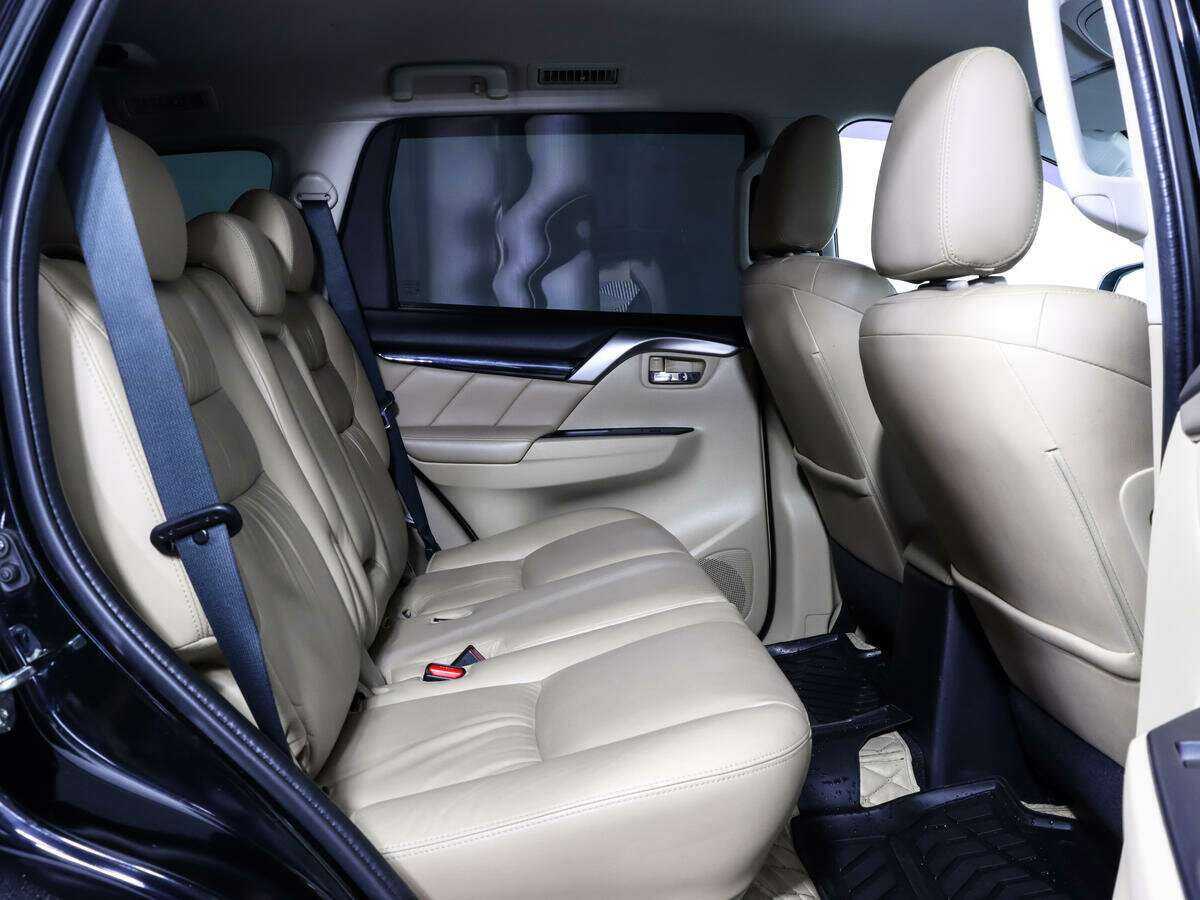 Митсубиши Паджеро Спорт б/у, 2017, Автоматическая. Фото: #10