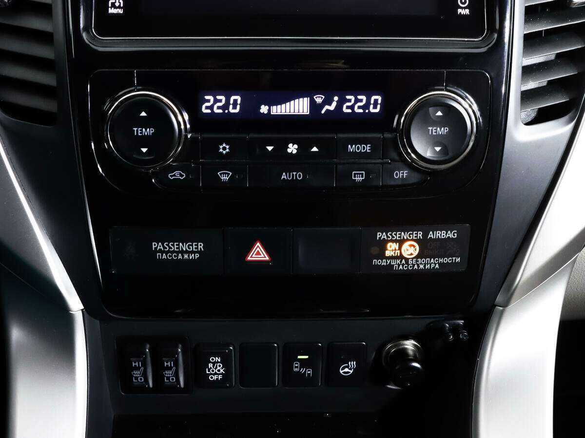 Митсубиши Паджеро Спорт б/у, 2017, Автоматическая. Фото: #13