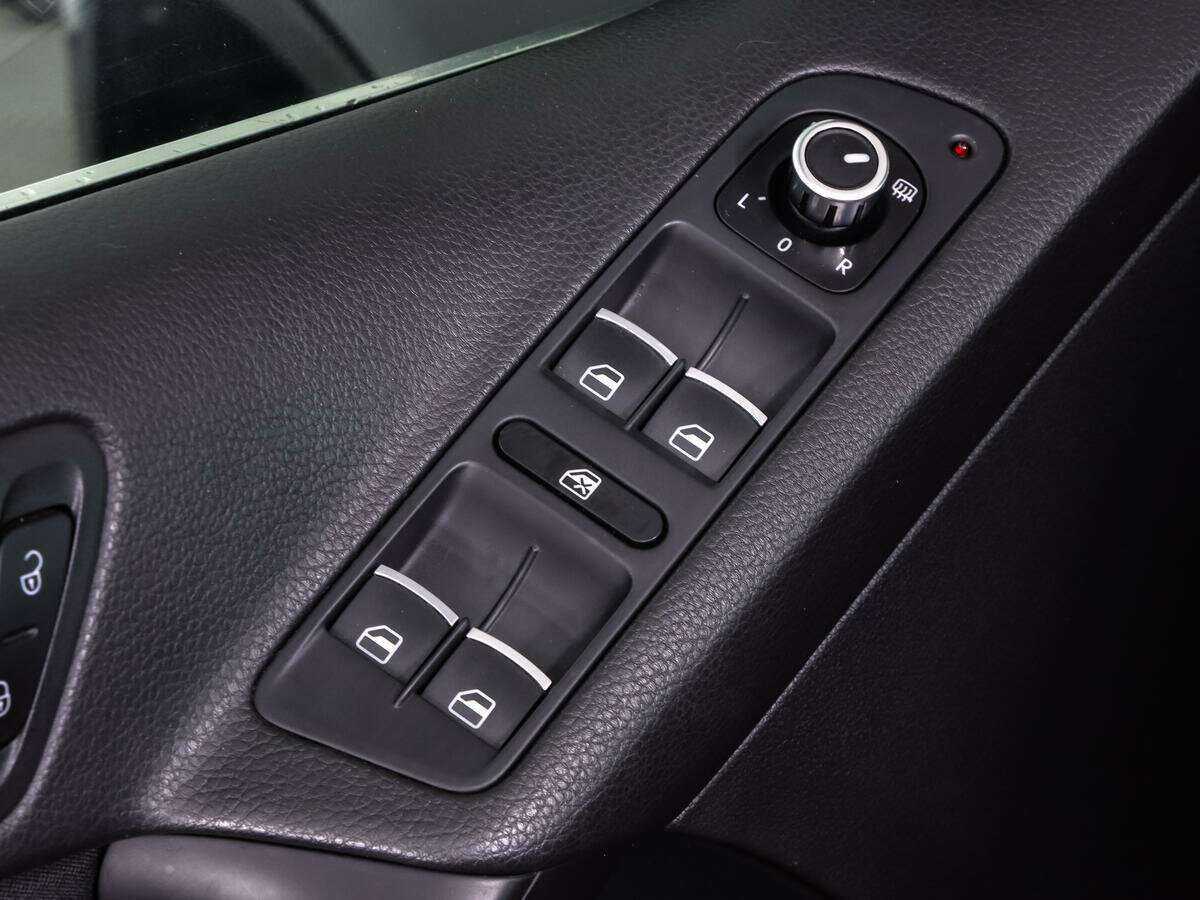 Volkswagen Tiguan б/у, 2012, Автоматическая. Фото: #16