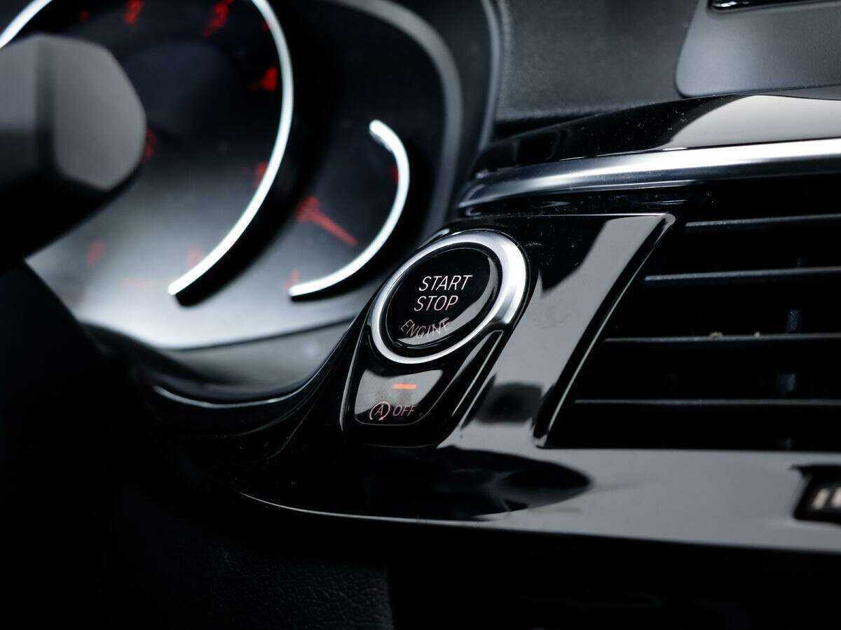 БМВ 5 серии б/у, 2017, Автоматическая. Фото: #9