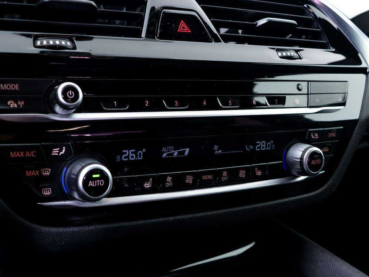 БМВ 5 серии б/у, 2017, Автоматическая. Фото: #10