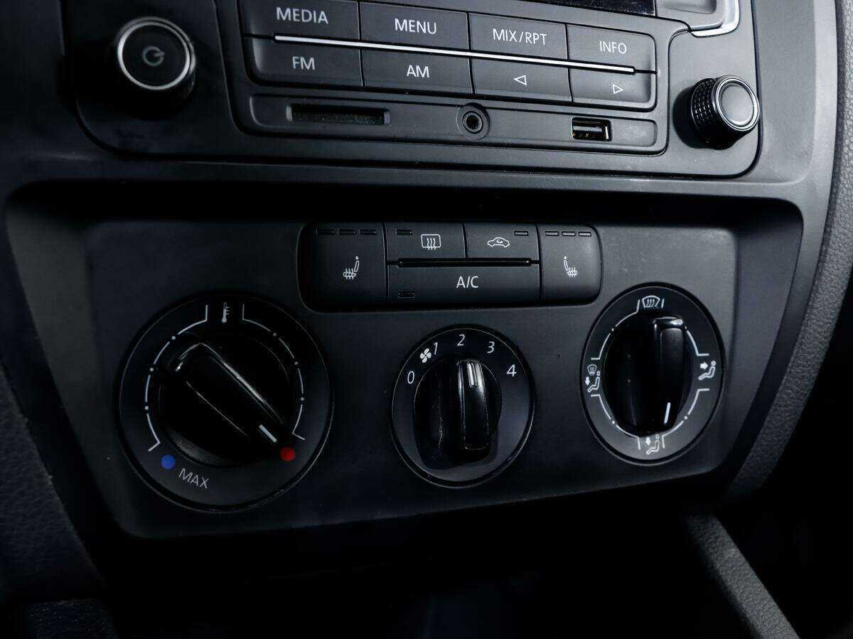 Volkswagen Jetta б/у, 2015, Механическая. Фото: #11