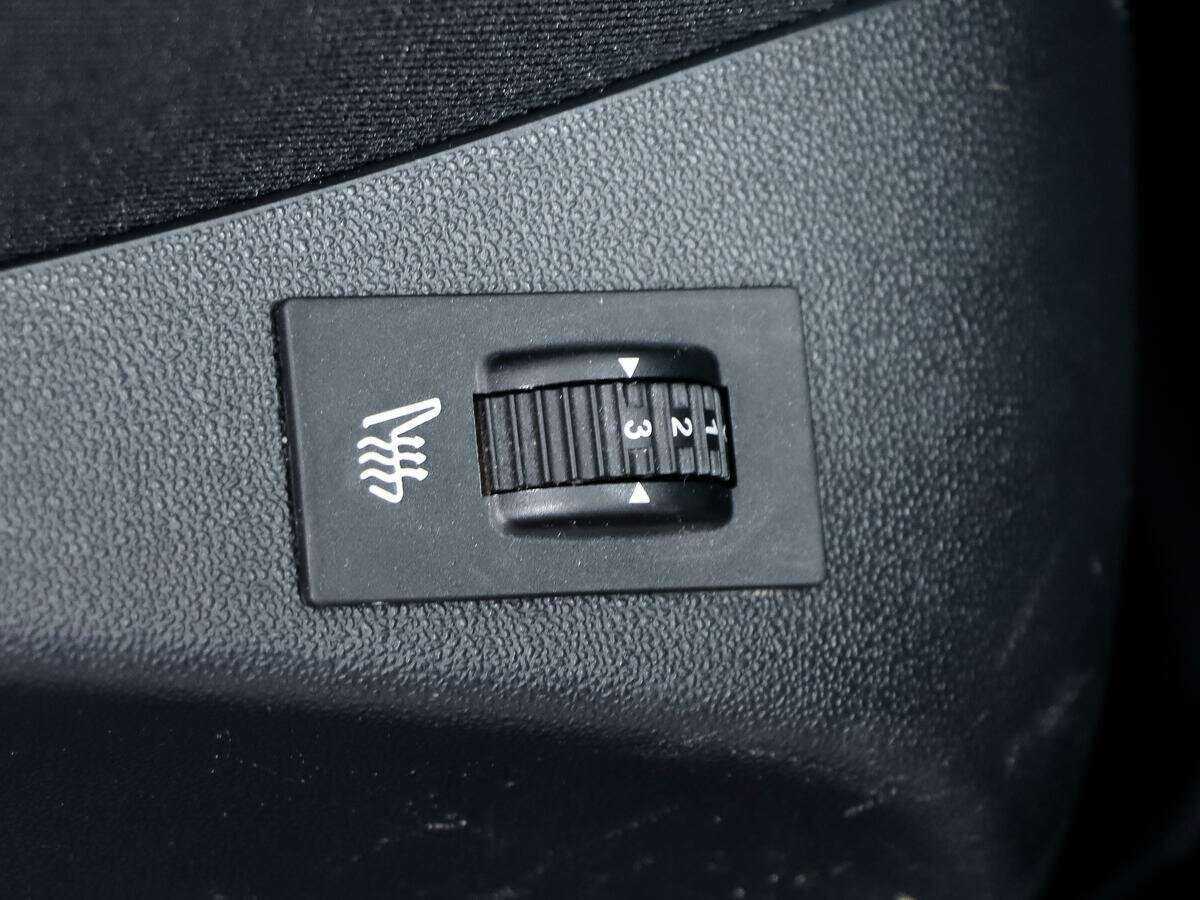 Пежо 208 б/у, 2013, Автоматическая. Фото: #12