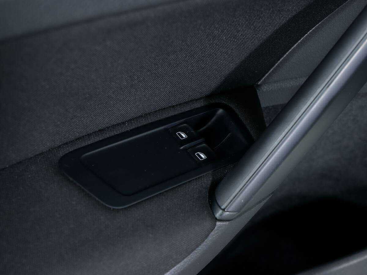 Volkswagen Golf б/у, 2013, Механическая. Фото: #11