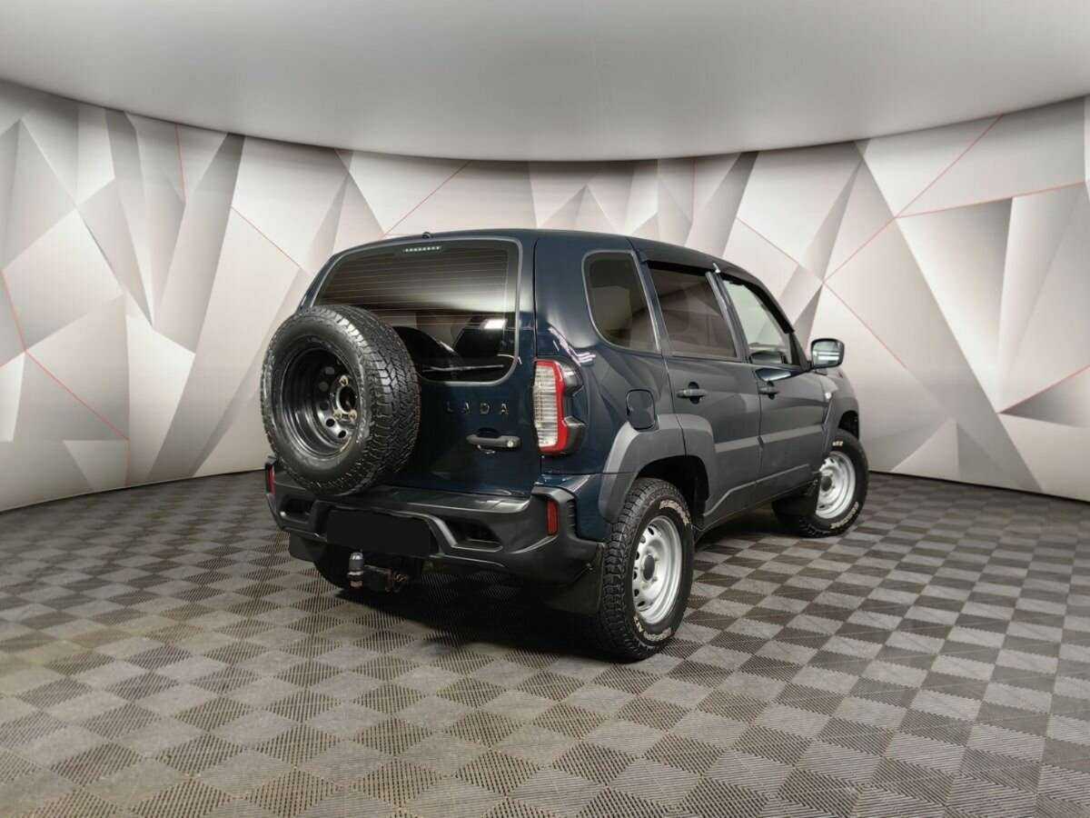 Lada (ВАЗ) Niva б/у, 2022, Механическая. Фото: #1