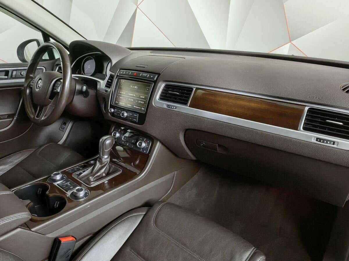 Volkswagen Touareg б/у, 2016, Автоматическая. Фото: #8