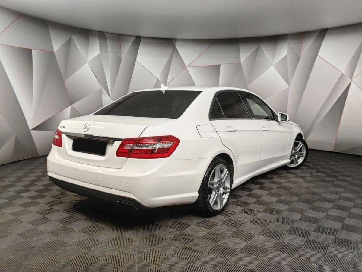 Мерседес-Бенц Е-Класс б/у, 2013, Автоматическая. Фото: #1