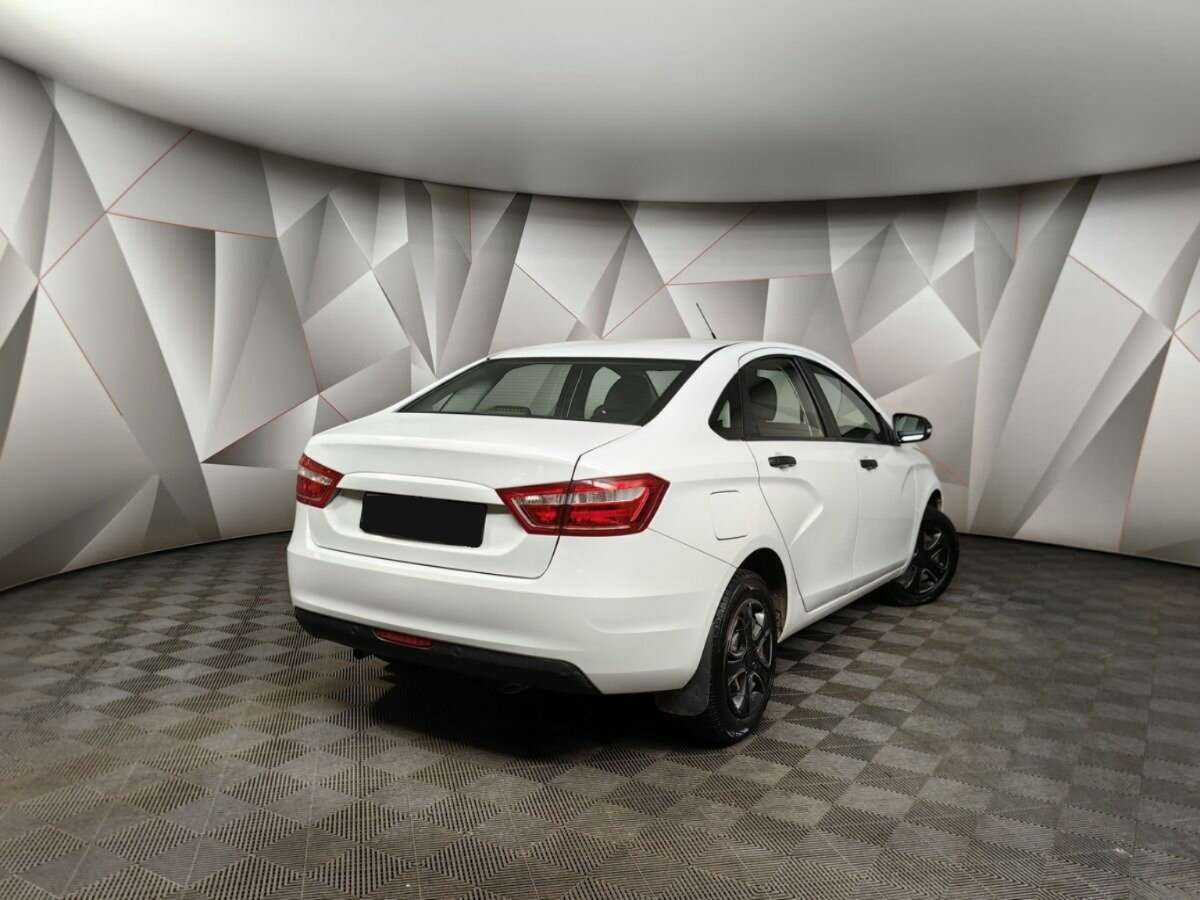 Лада (ВАЗ) Веста б/у, 2018, Механическая. Фото: #1