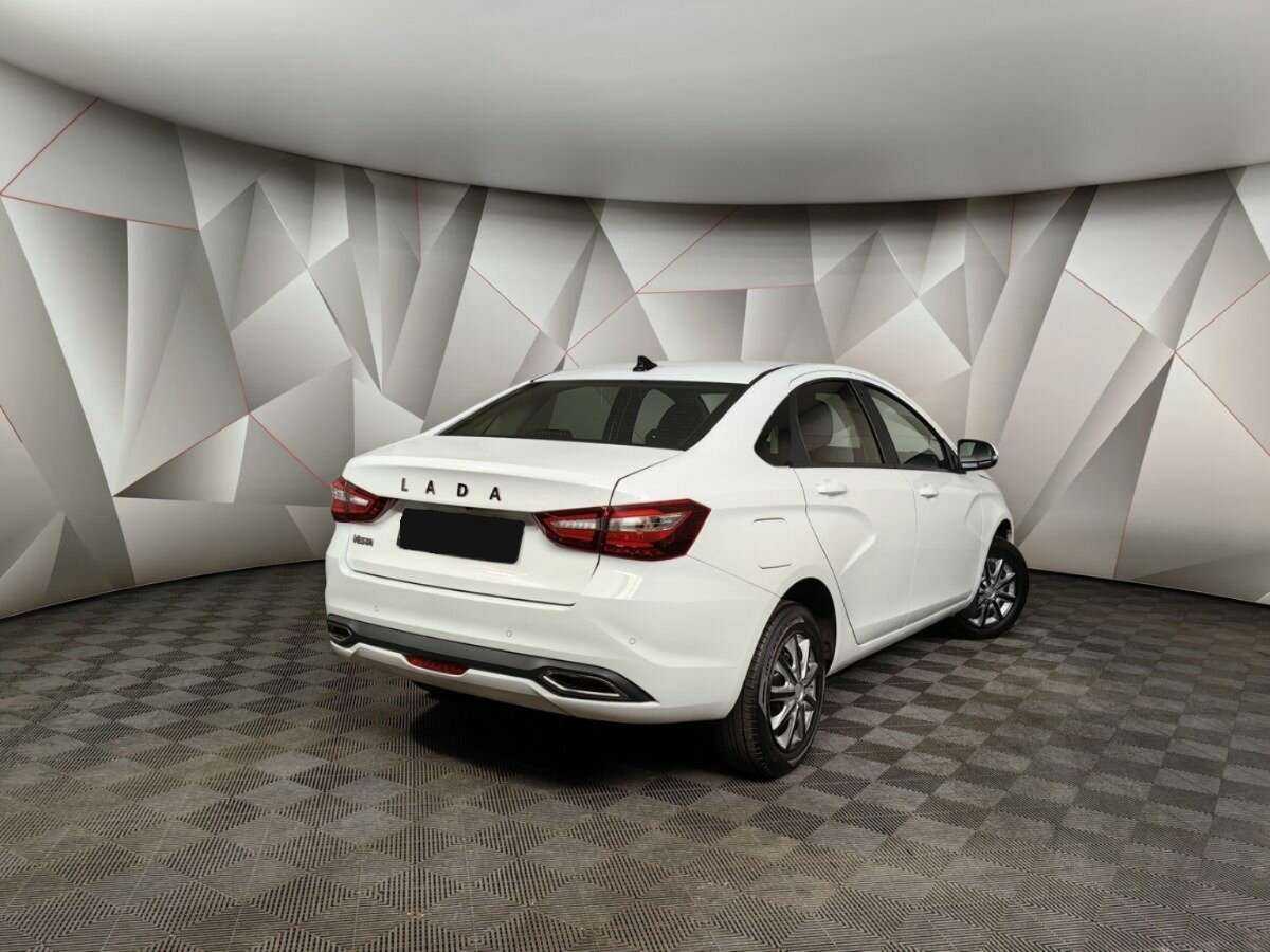 Лада (ВАЗ) Веста б/у, 2023, Механическая. Фото: #1