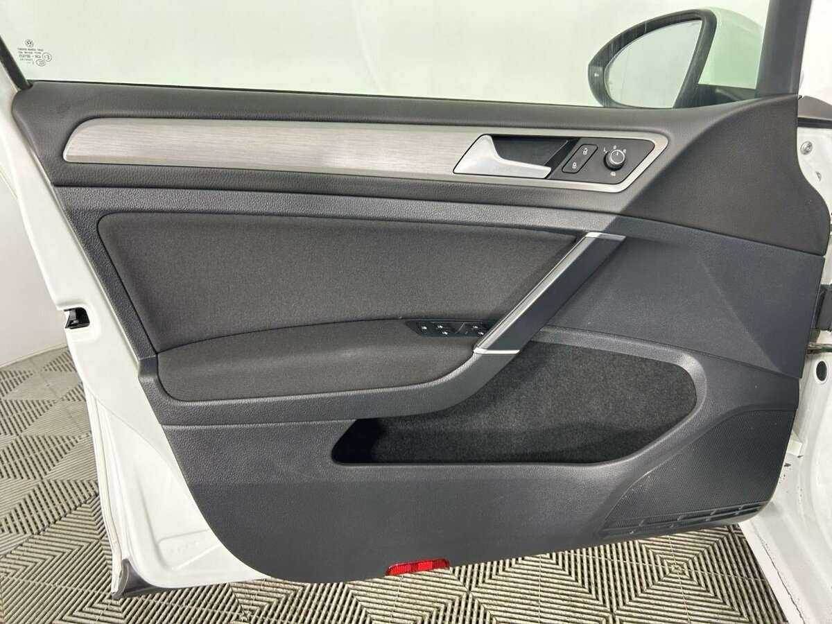 Volkswagen Golf б/у, 2015, Роботизированная. Фото: #7