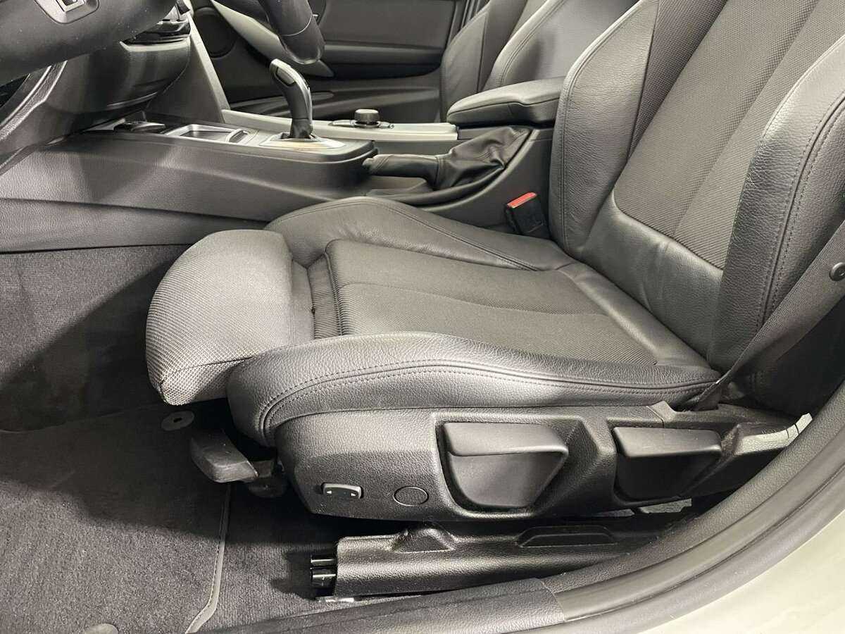 БМВ 3 серии б/у, 2018, Автоматическая. Фото: #9