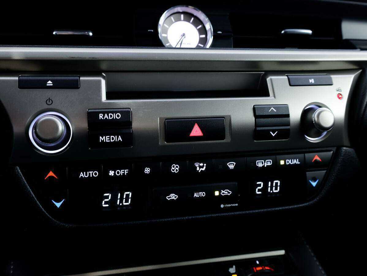 Лексус ЕС б/у, 2017, Автоматическая. Фото: #17