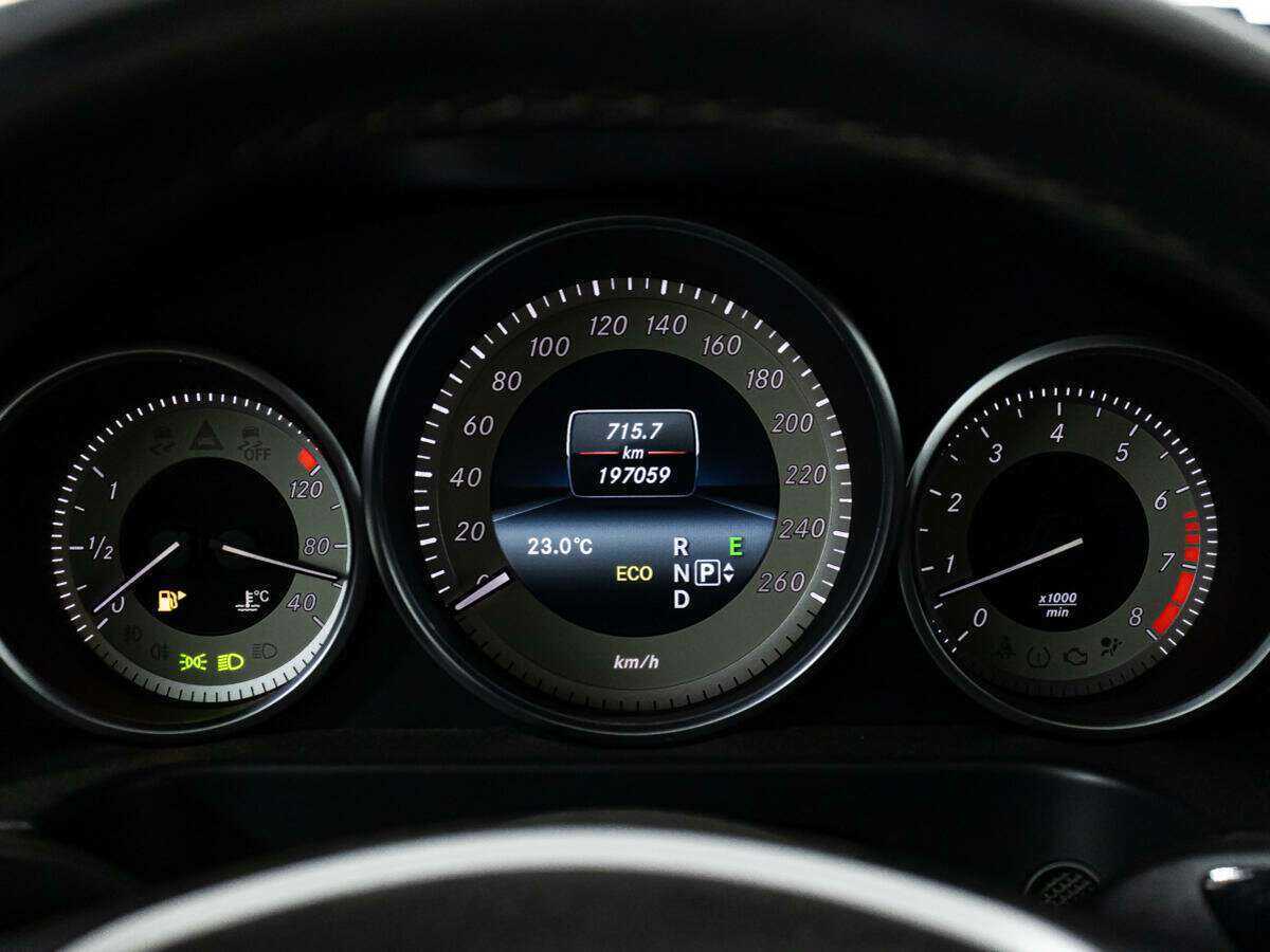 Мерседес-Бенц Е-Класс б/у, 2014, Автоматическая. Фото: #11