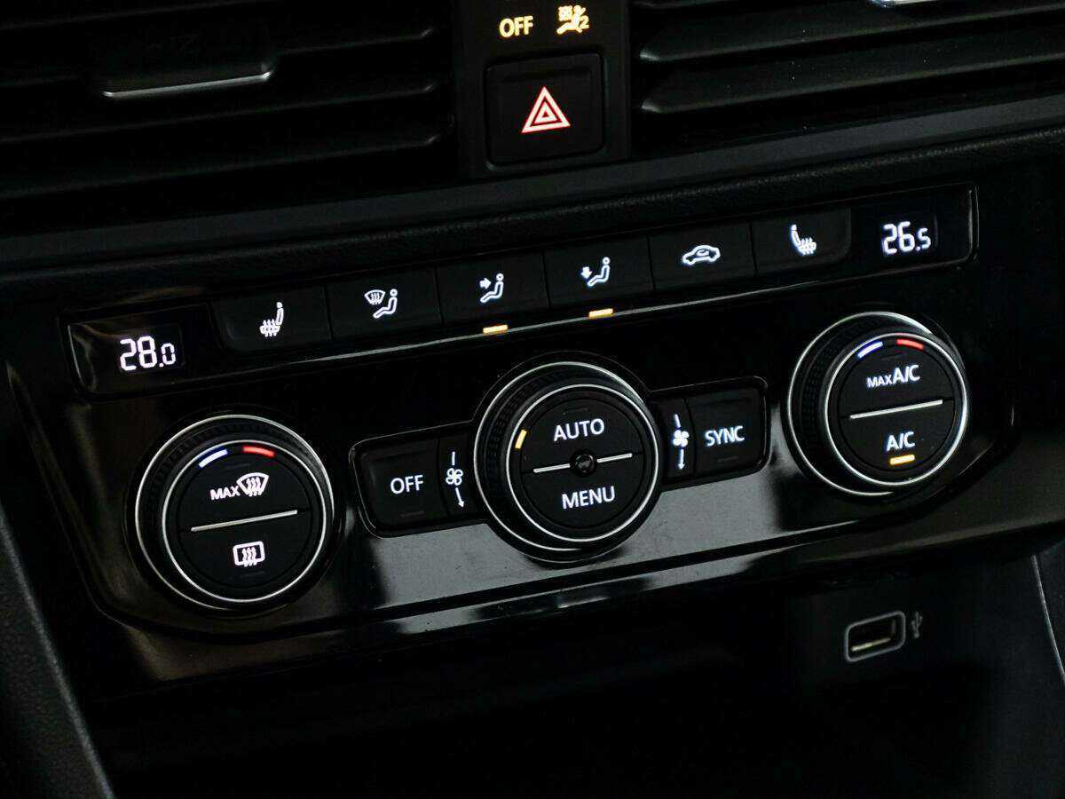 Volkswagen Jetta б/у, 2018, Автоматическая. Фото: #16