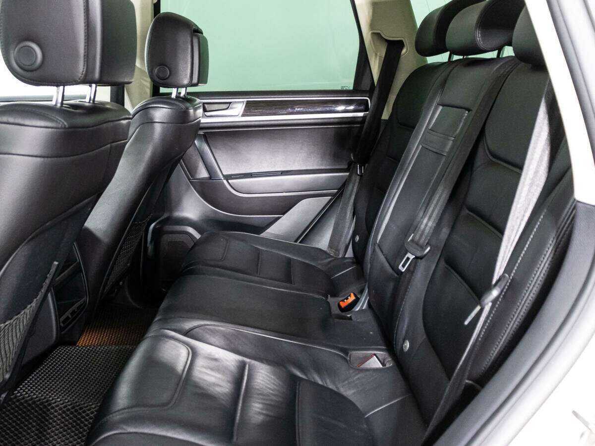 Volkswagen Touareg б/у, 2015, Автоматическая. Фото: #7