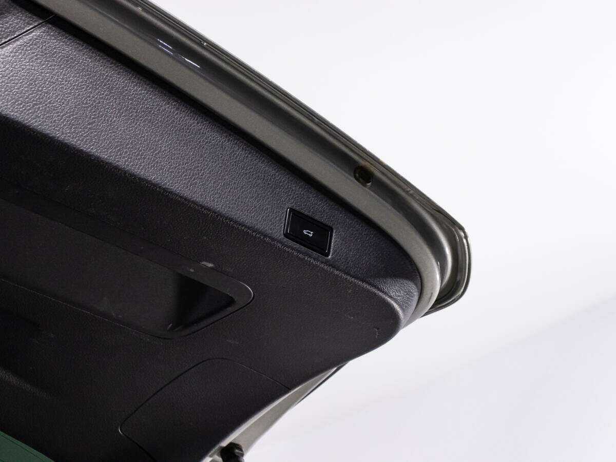 Volkswagen Touareg б/у, 2015, Автоматическая. Фото: #13