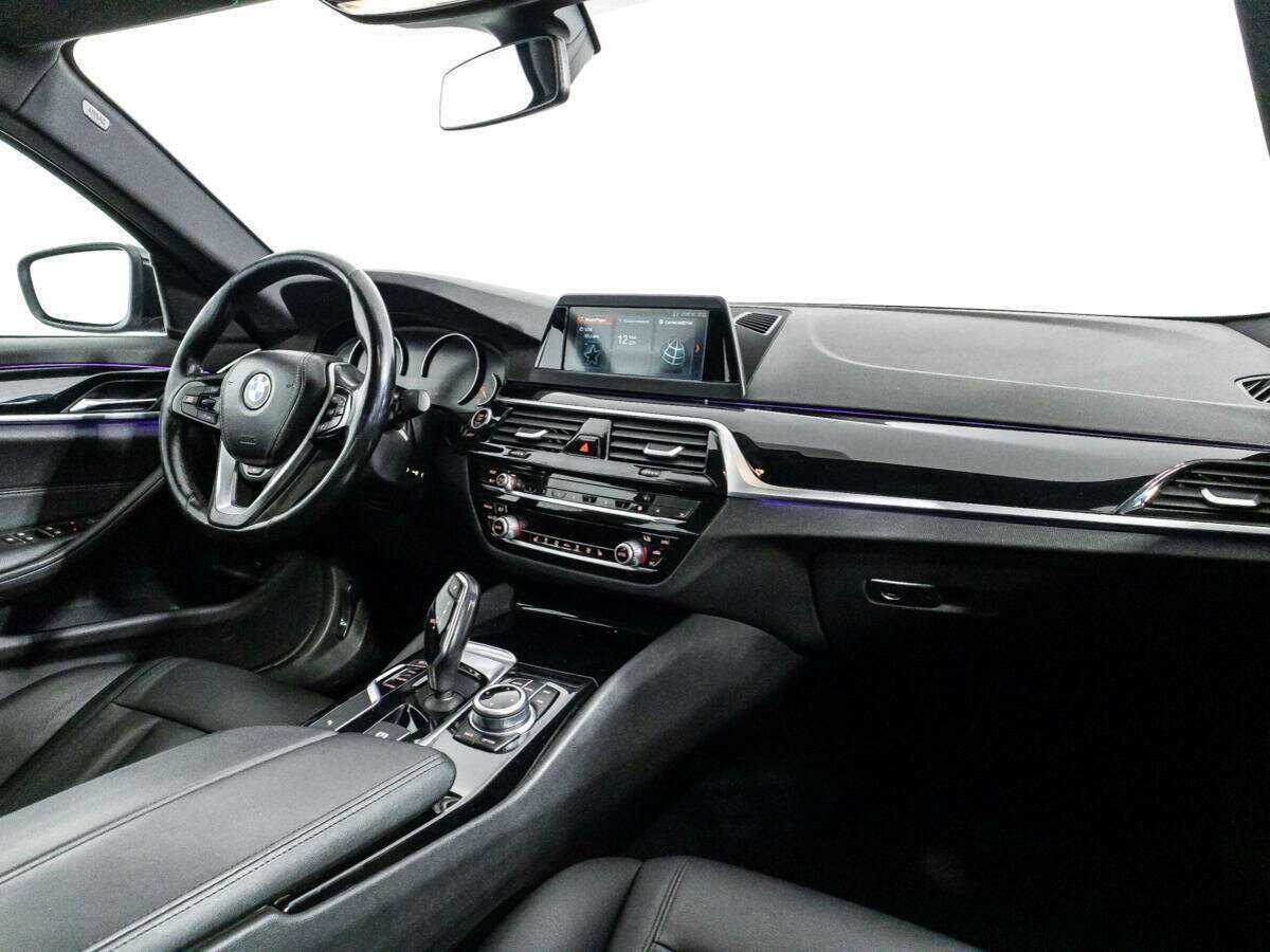 БМВ 5 серии б/у, 2017, Автоматическая. Фото: #8