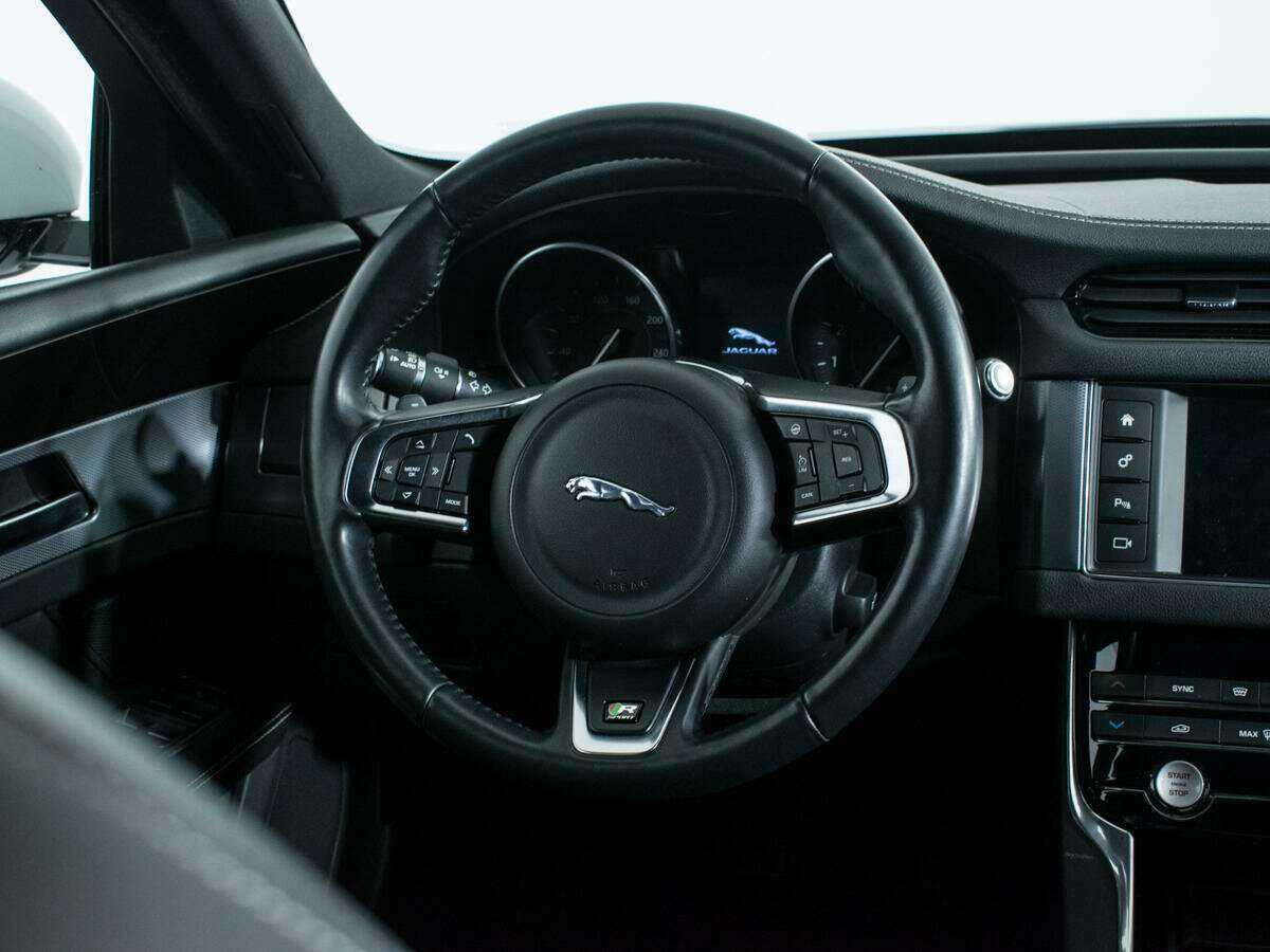 Jaguar XF б/у, 2016, Автоматическая. Фото: #13