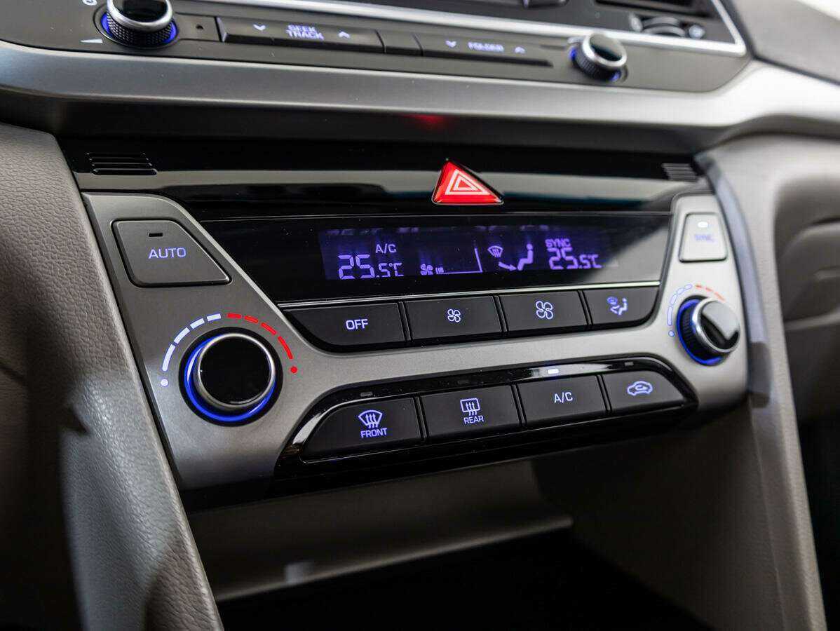 Hyundai Elantra б/у, 2018, Автоматическая. Фото: #13