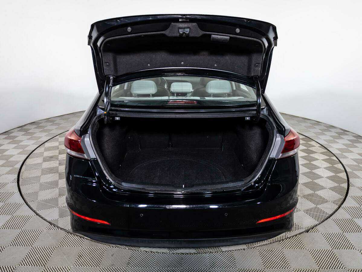 Hyundai Elantra б/у, 2018, Автоматическая. Фото: #17