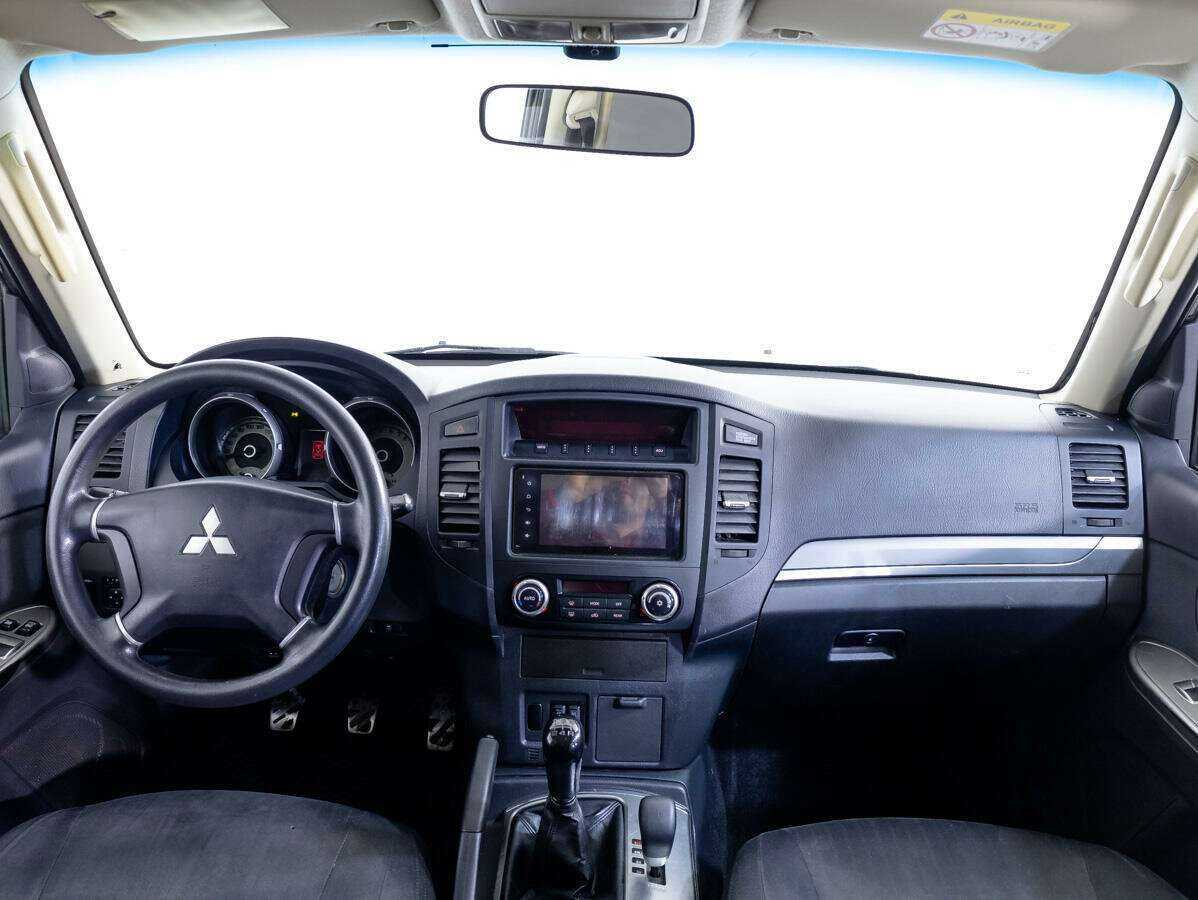 Митсубиши Паджеро б/у, 2013, Механическая. Фото: #8