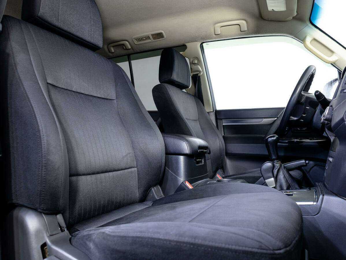 Митсубиши Паджеро б/у, 2013, Механическая. Фото: #9