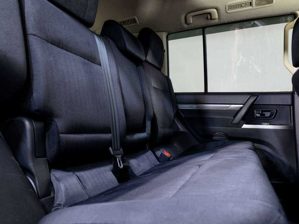 Митсубиши Паджеро б/у, 2013, Механическая. Фото: #10