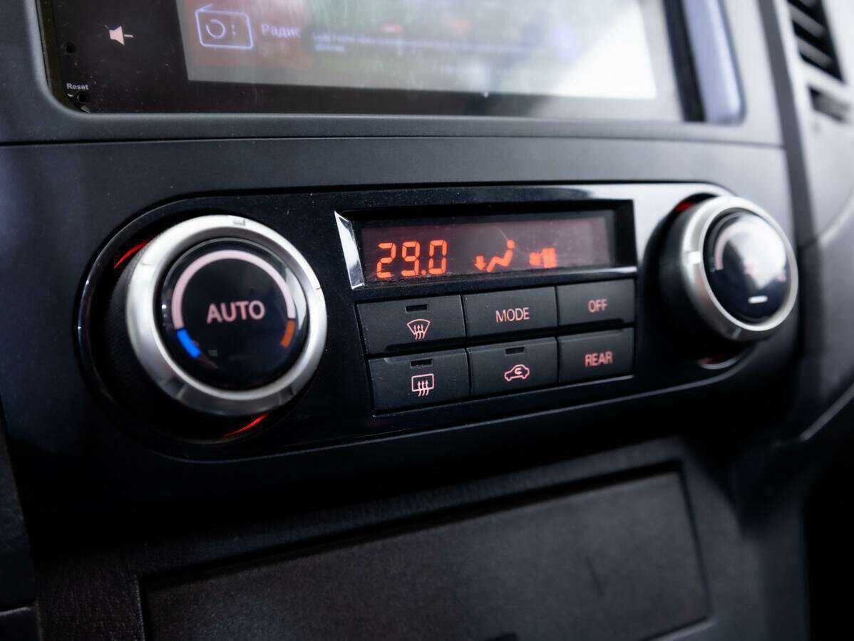 Митсубиши Паджеро б/у, 2013, Механическая. Фото: #12