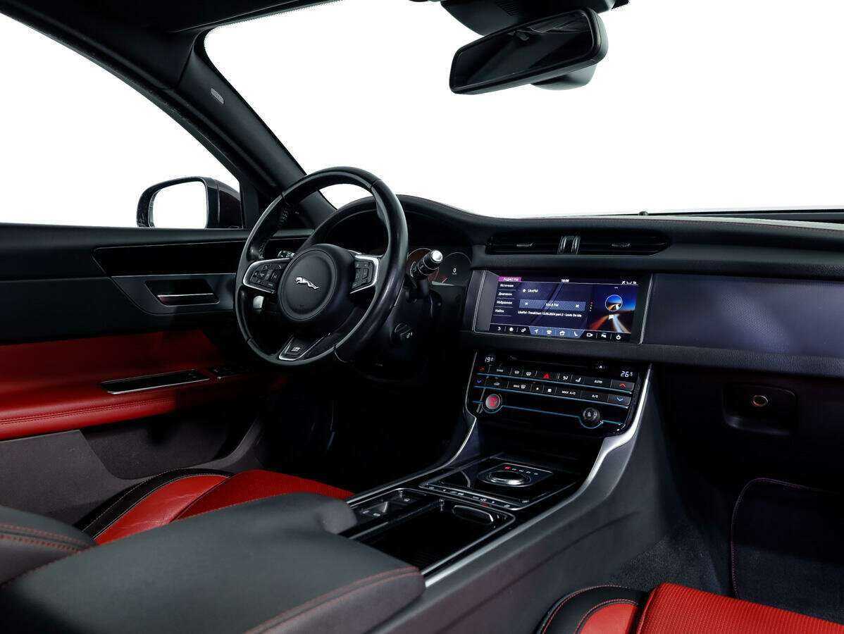 Jaguar XF б/у, 2017, Автоматическая. Фото: #8