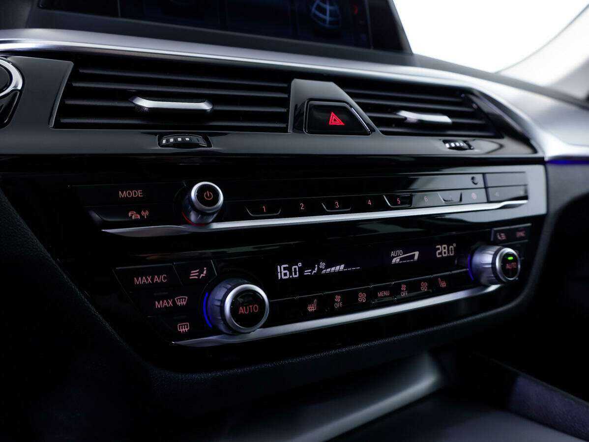 БМВ 5 серии б/у, 2018, Автоматическая. Фото: #15