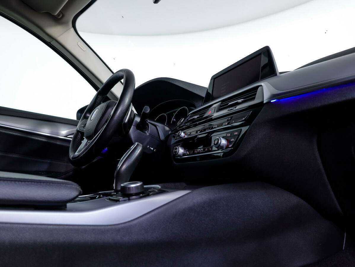 БМВ 5 серии б/у, 2018, Автоматическая. Фото: #18