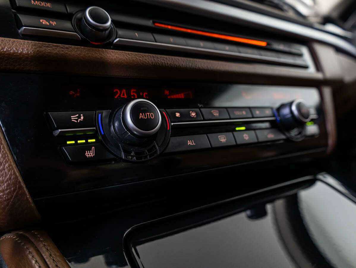 БМВ 5 серии б/у, 2012, Автоматическая. Фото: #12