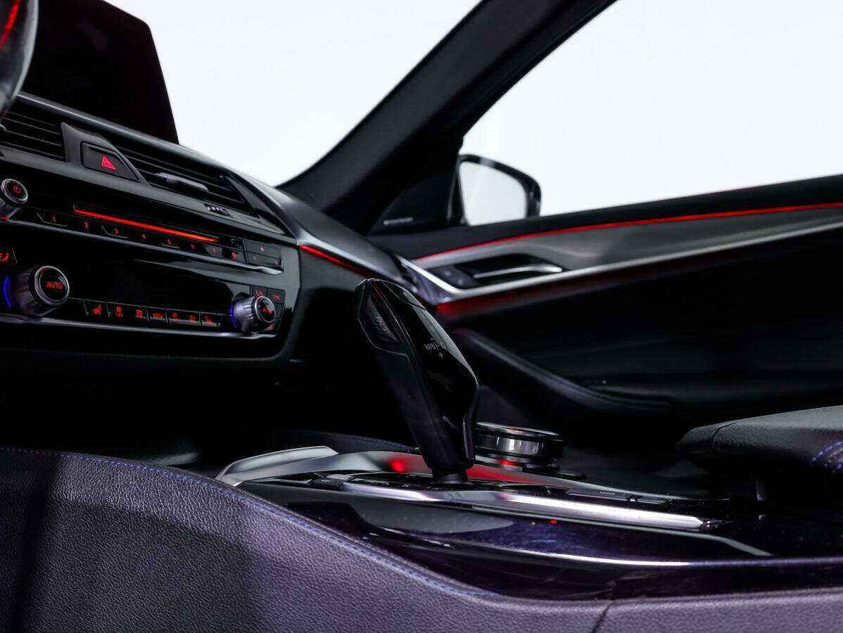 БМВ 5 серии б/у, 2018, Автоматическая. Фото: #13