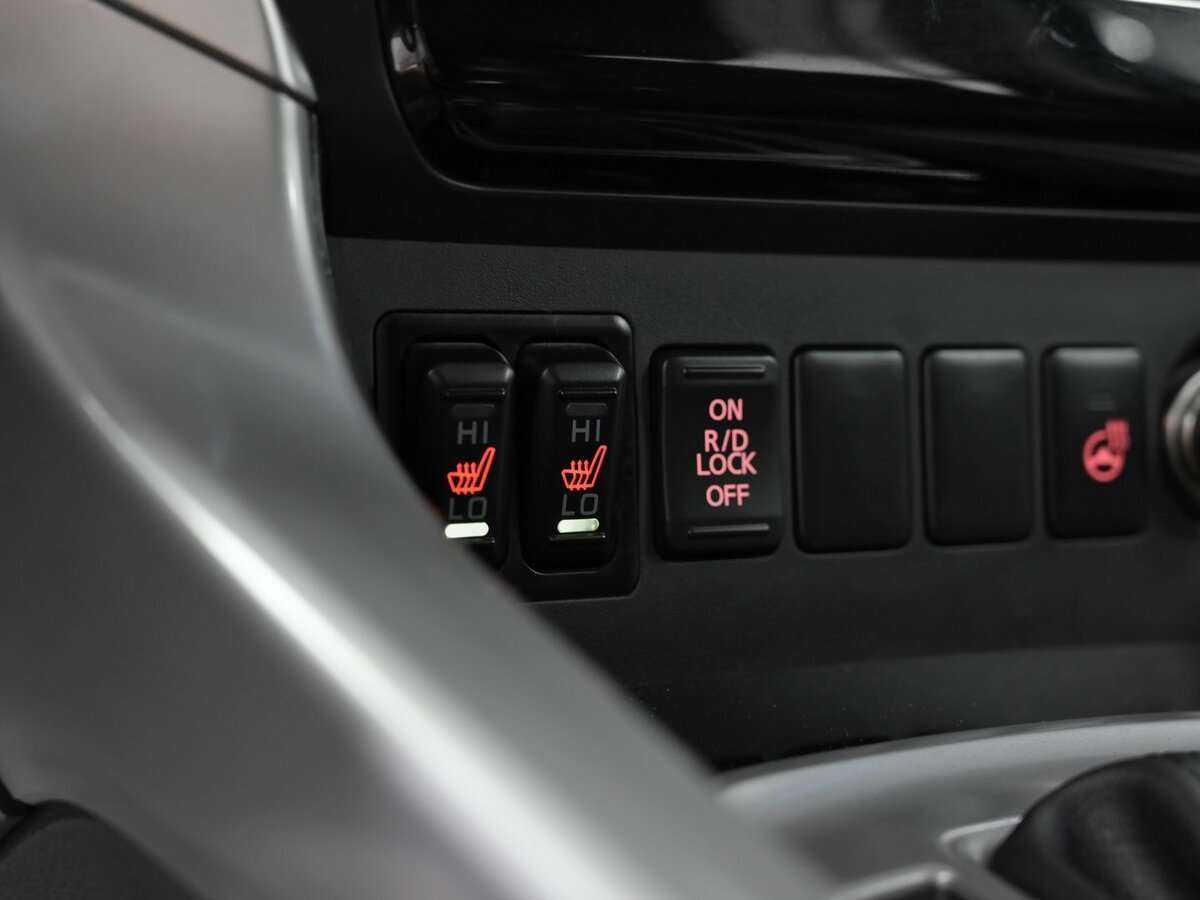 Митсубиши Паджеро Спорт б/у, 2017, Автоматическая. Фото: #12