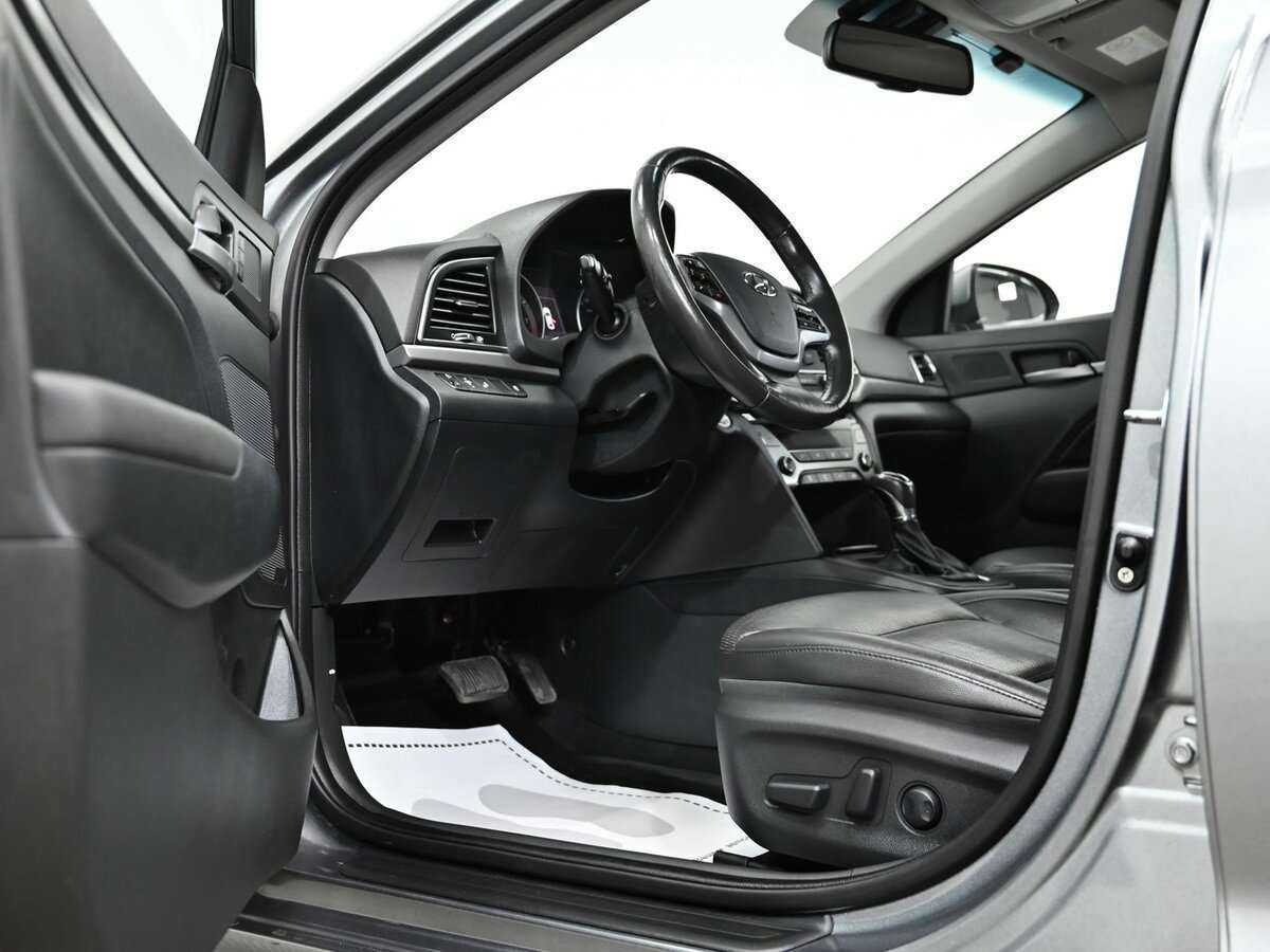 Hyundai Elantra б/у, 2018, Автоматическая. Фото: #4