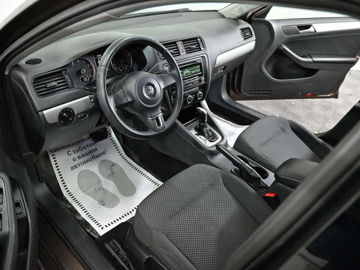 Volkswagen Jetta б/у, 2013, Роботизированная. Фото: #4
