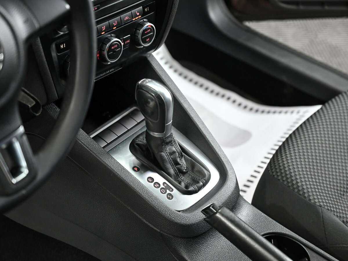 Volkswagen Jetta б/у, 2013, Роботизированная. Фото: #6