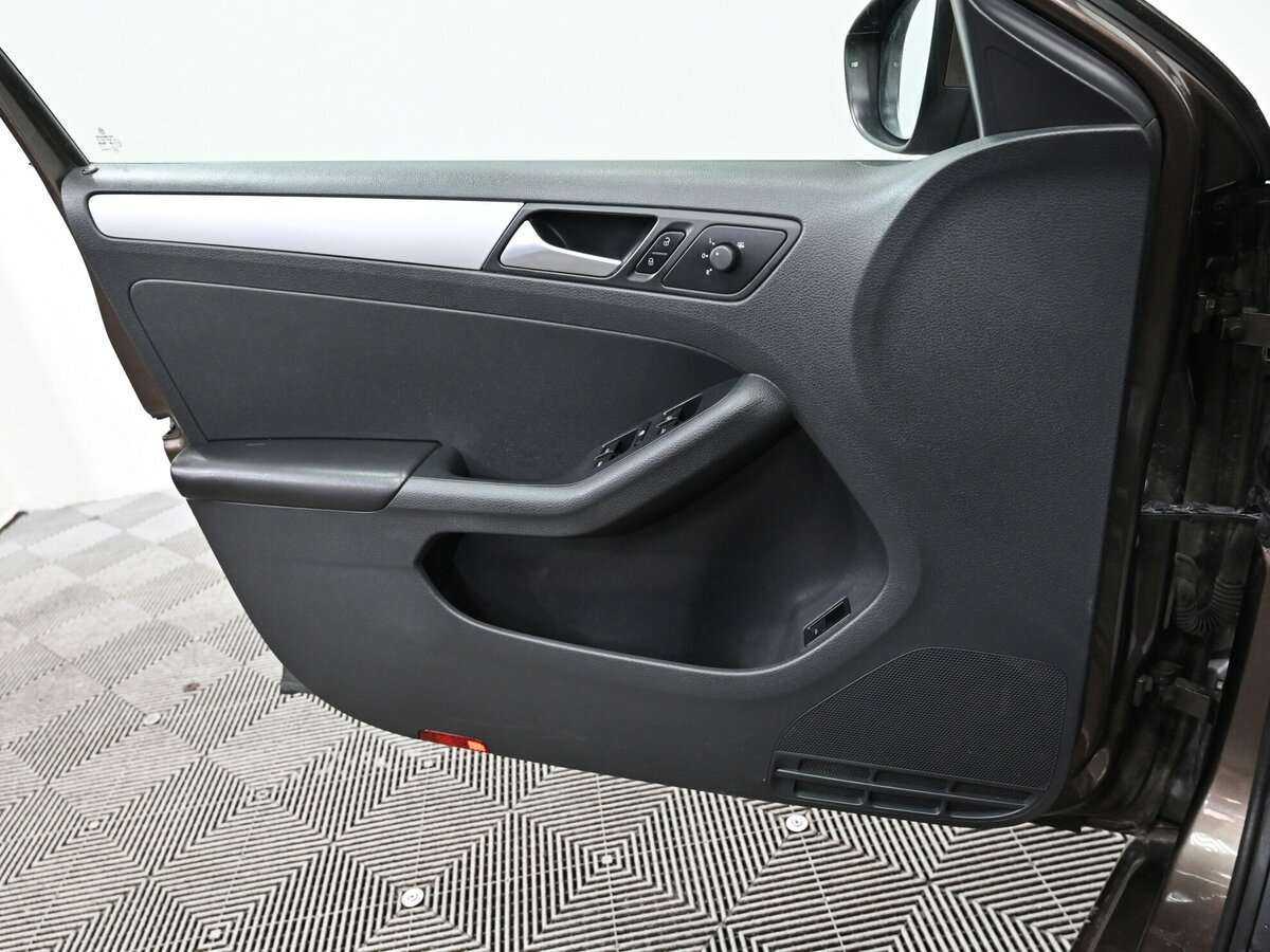 Volkswagen Jetta б/у, 2013, Роботизированная. Фото: #9