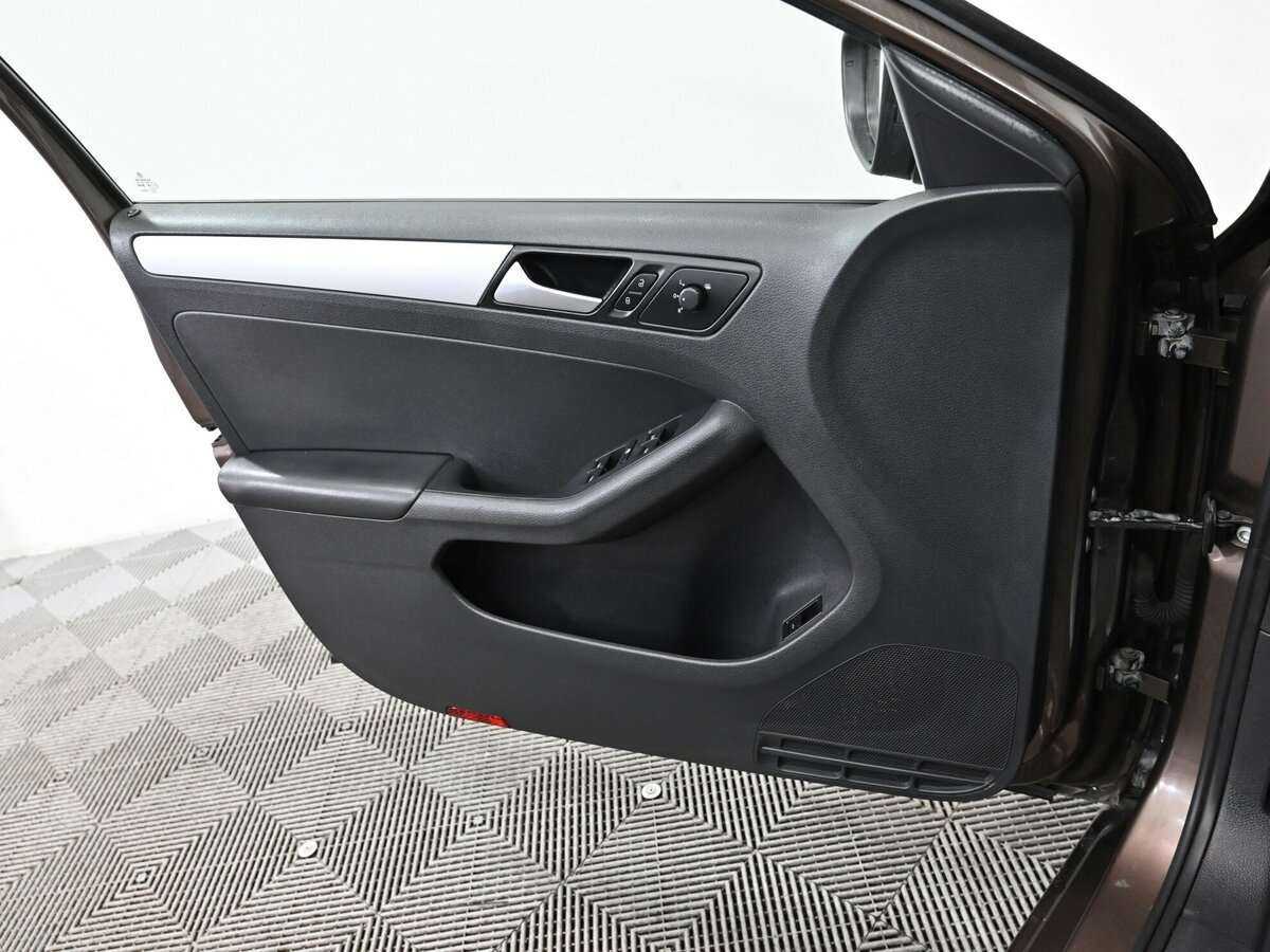 Volkswagen Jetta б/у, 2013, Роботизированная. Фото: #7