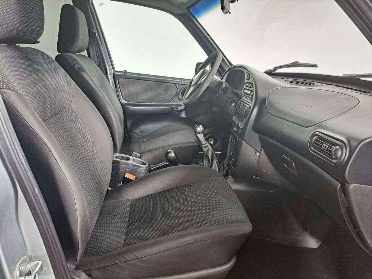 Chevrolet Niva б/у, 2016, Механическая. Фото: #8