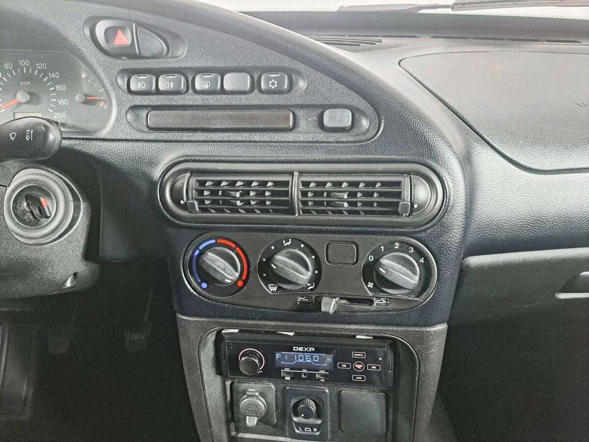 Chevrolet Niva б/у, 2016, Механическая. Фото: #12